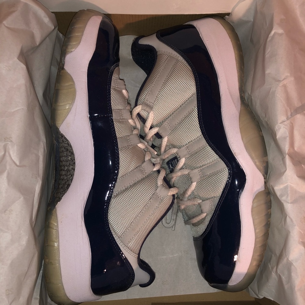 Air Jordan 11 Retro Low Georgetown